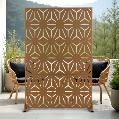 Freestanding outdoor privacy screen panel