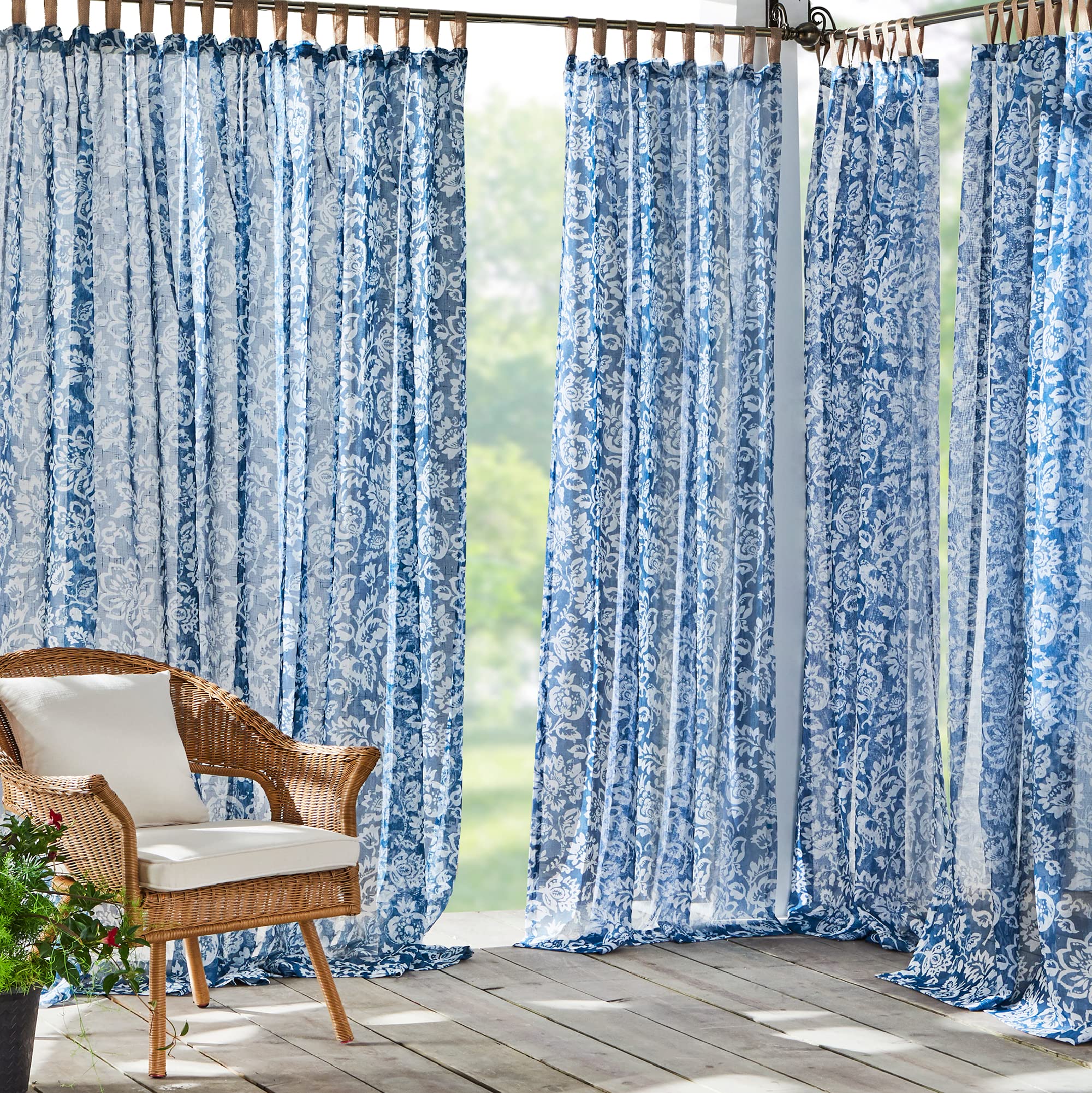Elrene Home Fashions Verena Indoor/Outdoor Tablecloth