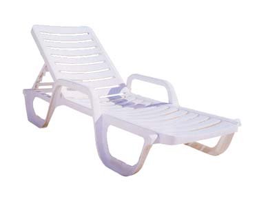 Grosfillex Bahia Commercial Resin Chaise Lounge