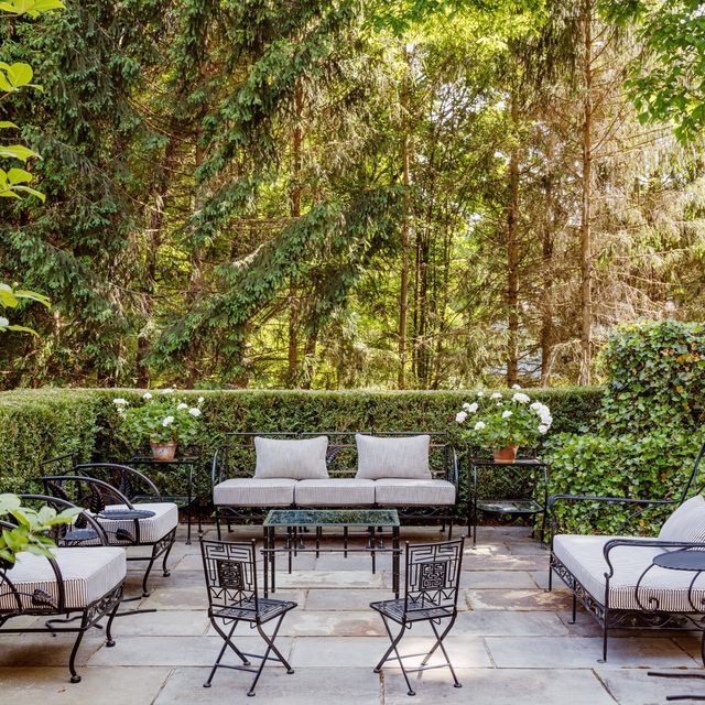 Best Outdoor Dining Tables for Patios 2026