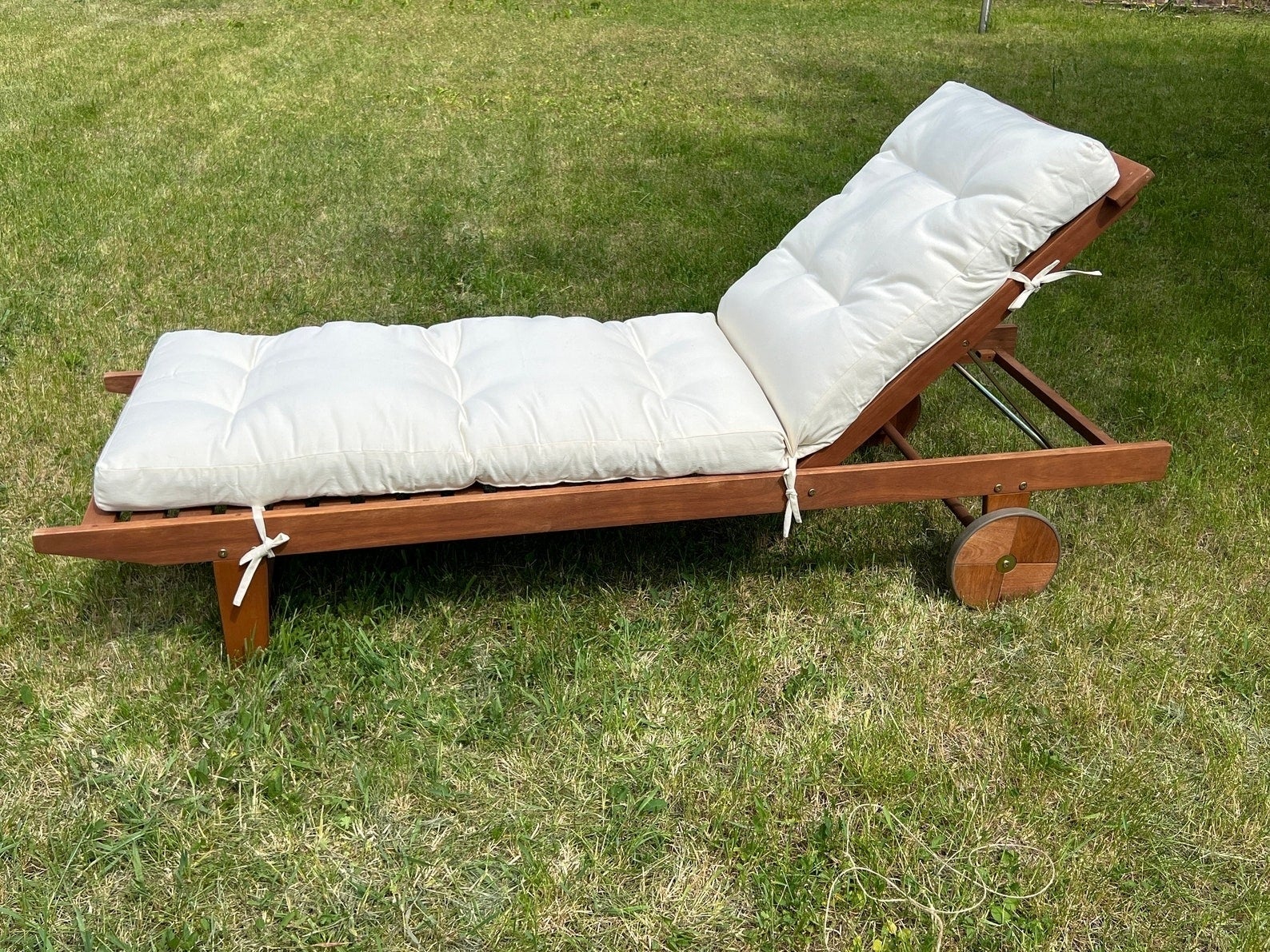Best Outdoor Air Loungers for Backyards 2026