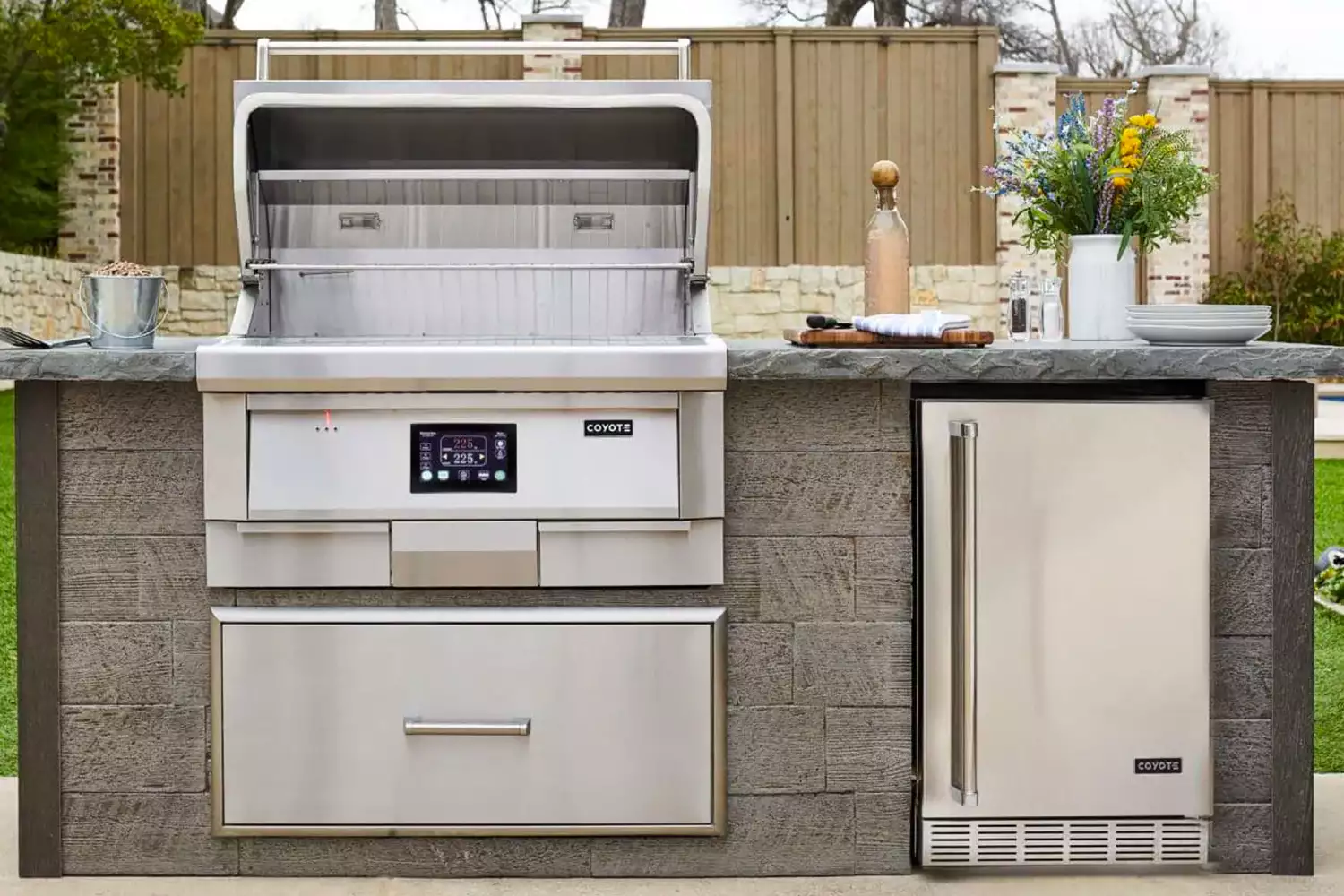 Best Built-In Grills for Outdoor Kitchens