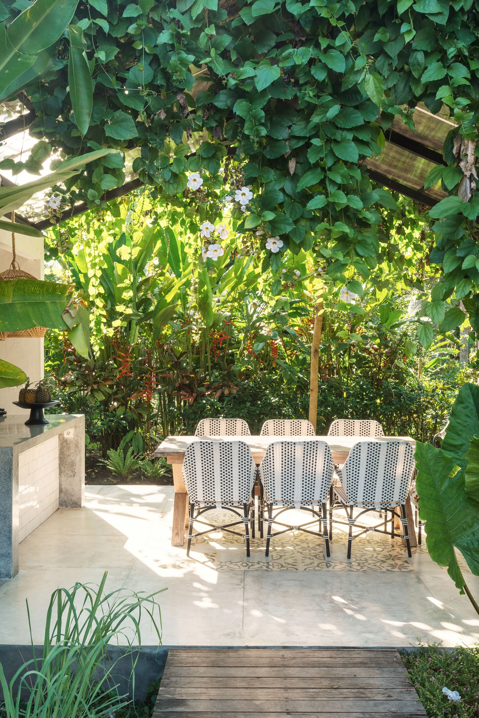 Best Patio Furniture for Windy Backyards