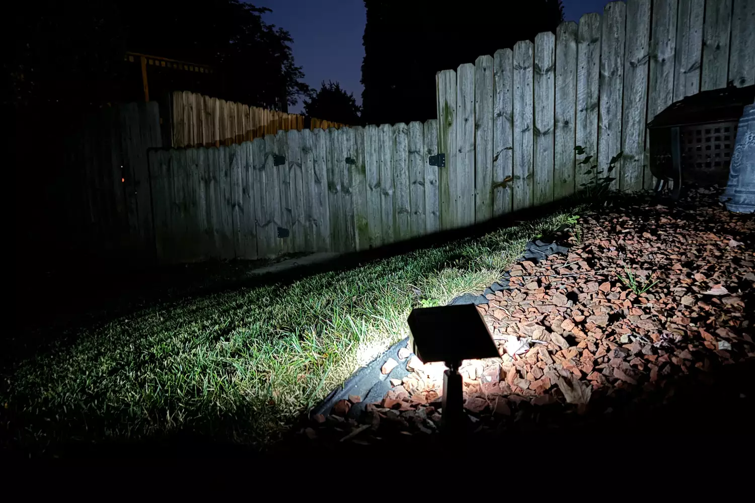 Best Solar Spotlights for Backyard Trees 2026