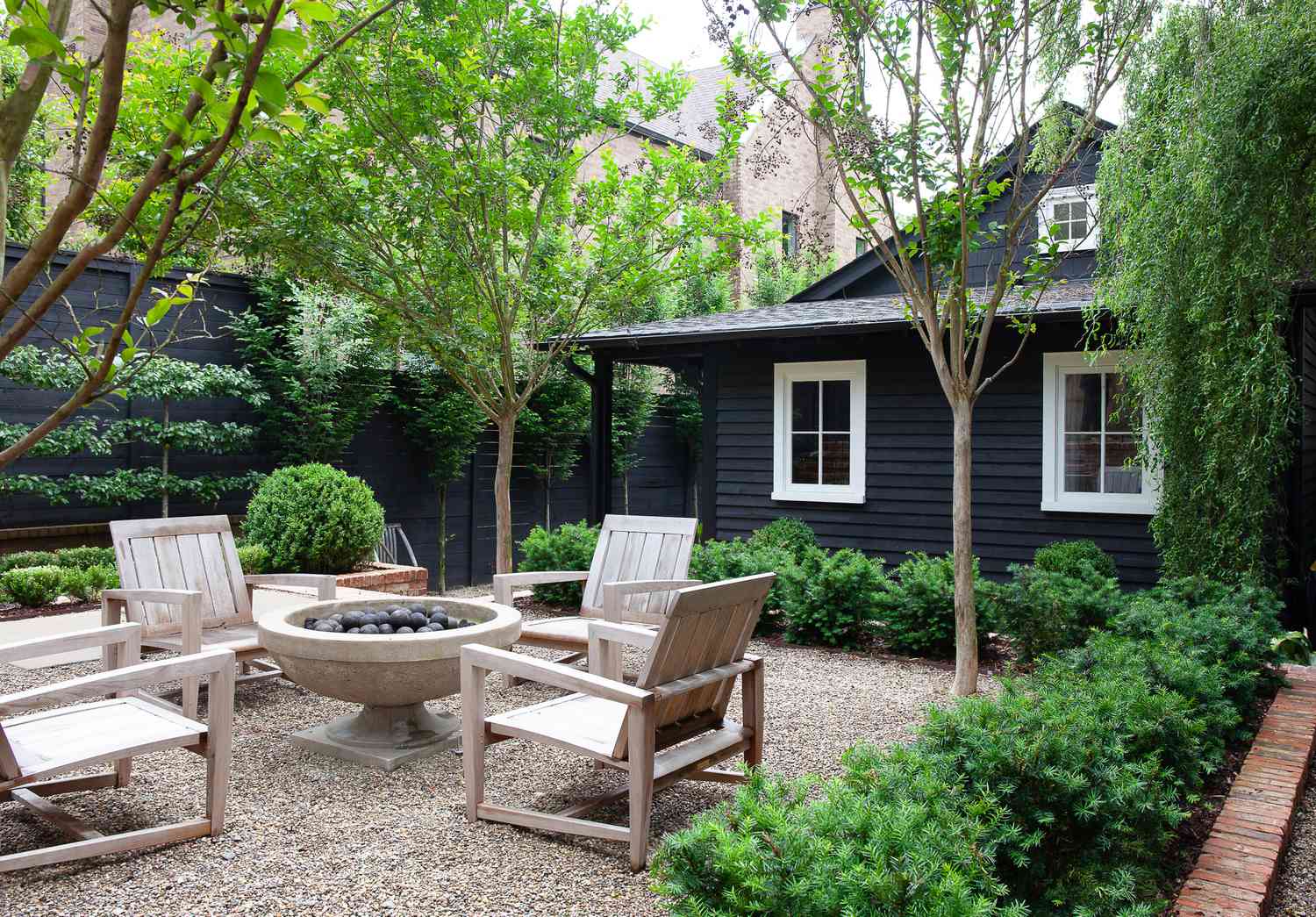 How to Landscape Around a Backyard Fire Pit