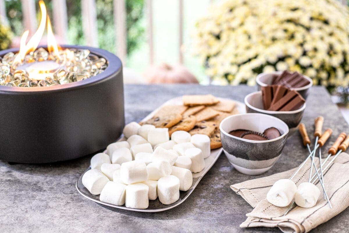 How to Set Up a Backyard Taco Bar Party