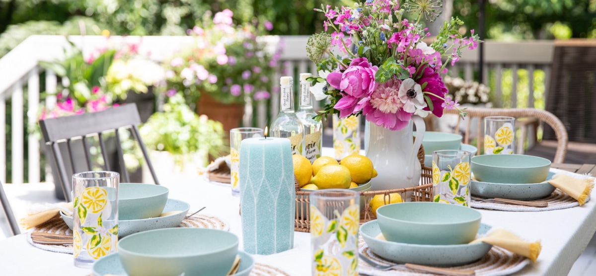 How to Tablescape Your Outdoor Dining Table for Summer